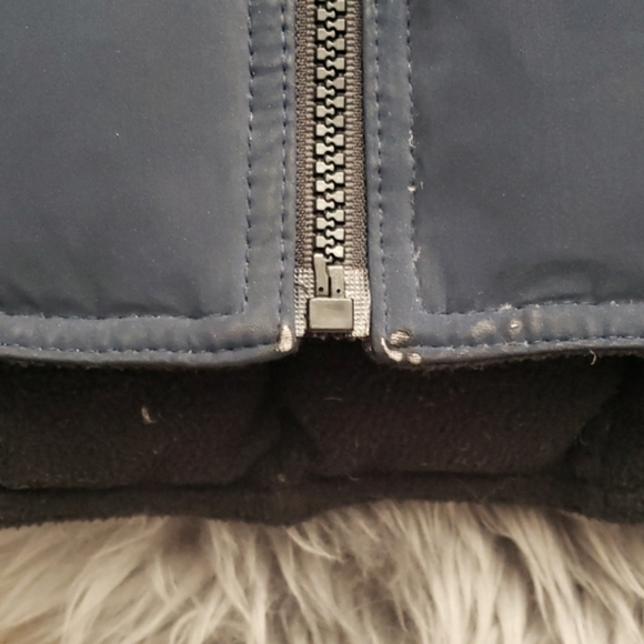 Express Reversible Puffer Goose Down Vest - Picture 4 of 7